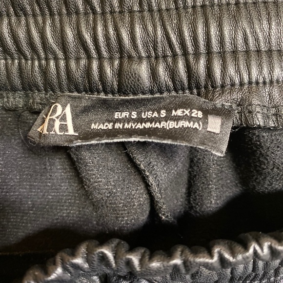 Zara Faux Vegan Leather Jogger Trousers Pants - Picture 2 of 14